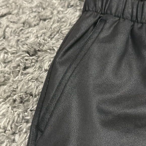 Athleta Gleam Short NWT Black Stylish Workout Evening Out Small designer bottom - Picture 6 of 8